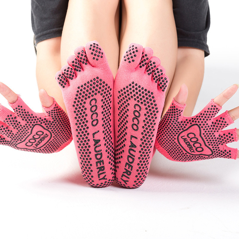 Female Suits Yoga Supplies Gloves Professional Sports Five Fingers Slip Yoga Socks Cotton Four Seasons